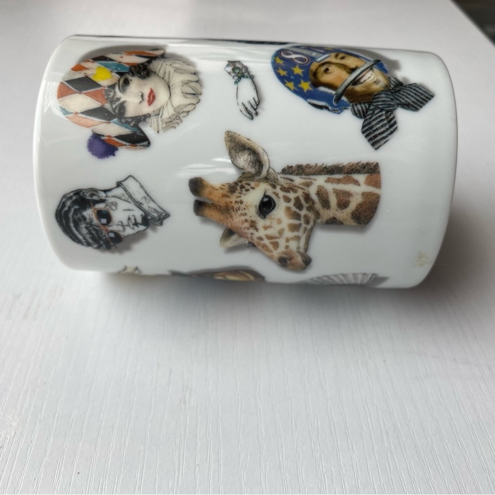 Vista Alegre - Christian Lacroix 9oz Mug Love Who You Want Coffee Mug LWYW Love - Picture 8 of 8